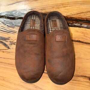 Dear Foam Brown Slip-On Slippers